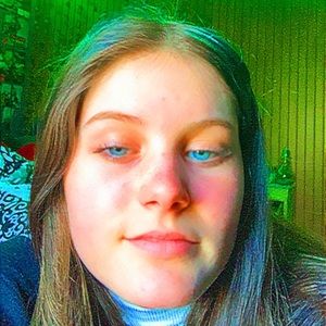 Meet your Posher, Alexia